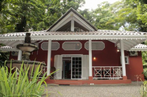 Pool Villa & Garden with Beach Access